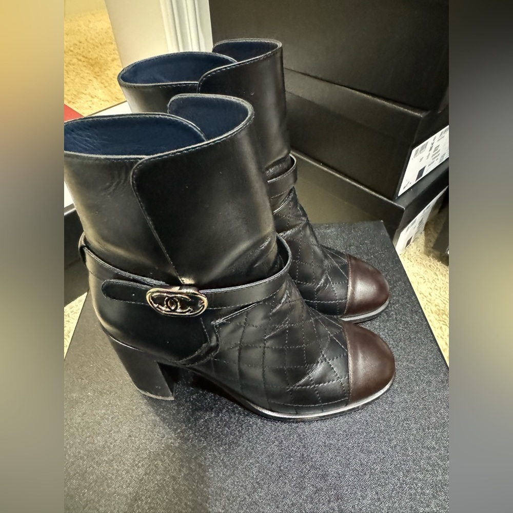 Chanel leather Ankle boots